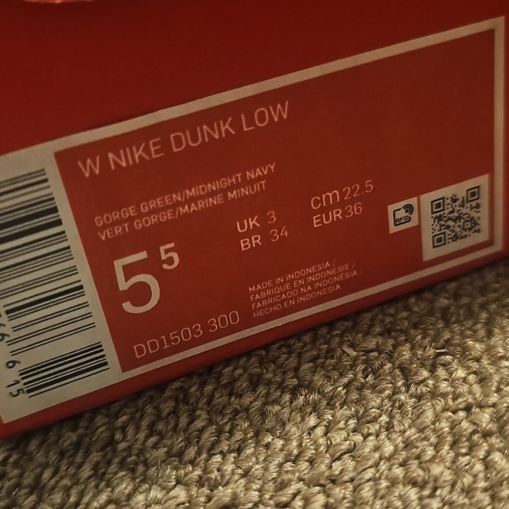 Nike Dunks - Picture 6 of 6